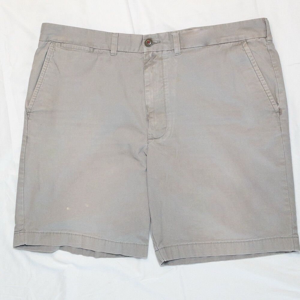 Tommy Hilfiger Chino Shorts Men's 42 Light Gray Flat Front Slash Pocket Casual